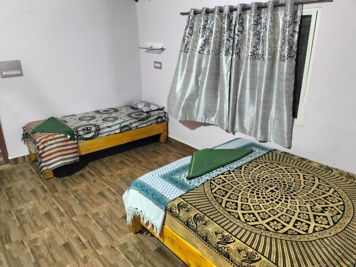 Prajwal Home Stay ハンピ エクステリア 写真