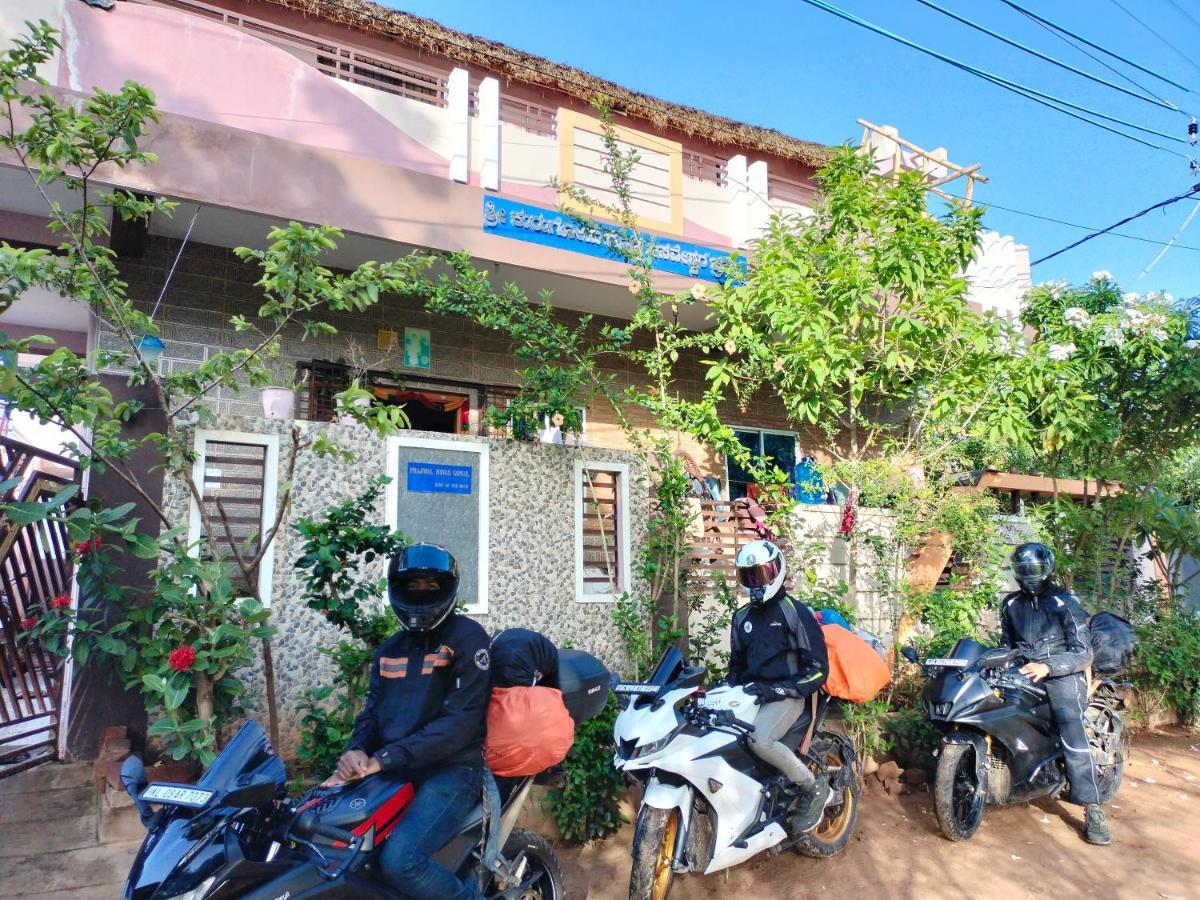 Prajwal Home Stay ハンピ エクステリア 写真