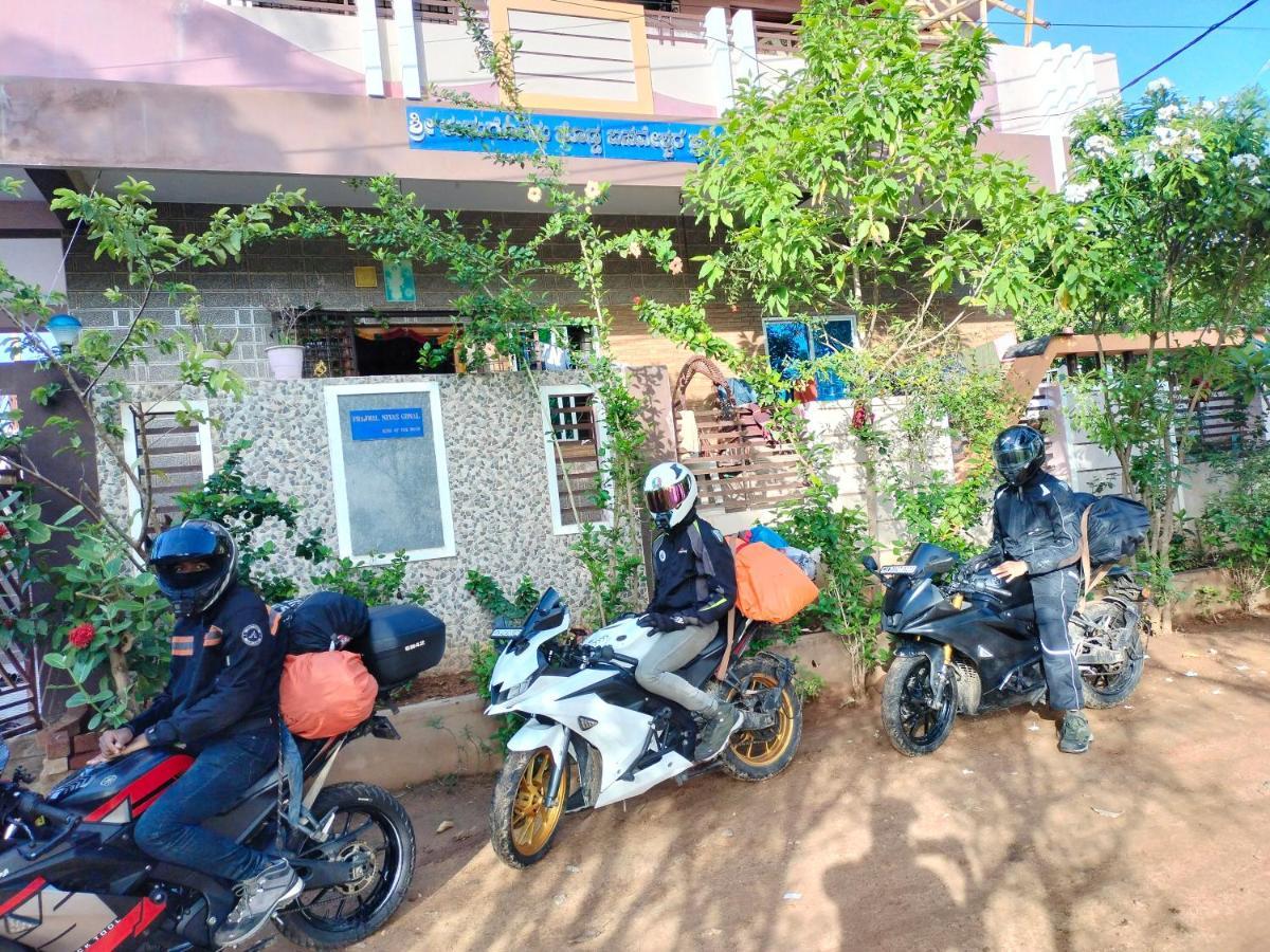 Prajwal Home Stay ハンピ エクステリア 写真