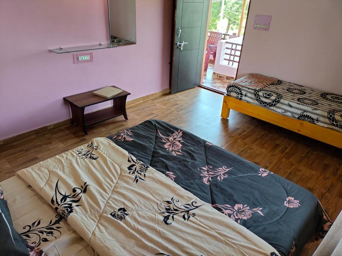 Prajwal Home Stay ハンピ エクステリア 写真